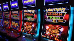 Lightning Roulette live dealer studio broadcast